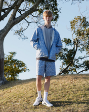 画像をギャラリービューアに読み込む, 【REFLECT】signature logo full zip hoodie / 光る防水フルジップフーディ(UNISEX)