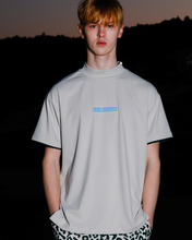 画像をギャラリービューアに読み込む, 【AURORA REFLECT】signature logo mock neck pullover / 光るモックネックプルオーバー(UNISEX)