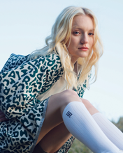 画像をギャラリービューアに読み込む, 【REFLECT】signature logo full zip hoodie / 光る防水フルジップフーディ(UNISEX)