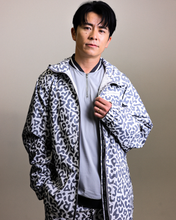 画像をギャラリービューアに読み込む, 【REFLECT】signature logo full zip hoodie / 光る防水フルジップフーディ(UNISEX)