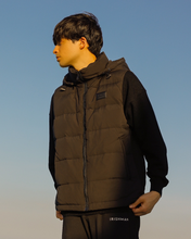 画像をギャラリービューアに読み込む, 2way Black Out down vest / ダウンベスト(MENS)