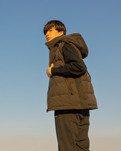 画像をギャラリービューアに読み込む, 2way Black Out down vest / ダウンベスト(MENS)