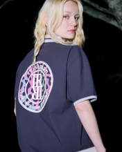 画像をギャラリービューアに読み込む, 【AURORA REFLECT】signature logo half zip mock neck pullover  / 光るハーフジップモックネックプルオーバー（UNISEX）
