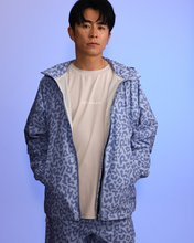 画像をギャラリービューアに読み込む, 【REFLECT】signature logo full zip hoodie  / 光る防水フルジップフーディ（UNISEX）
